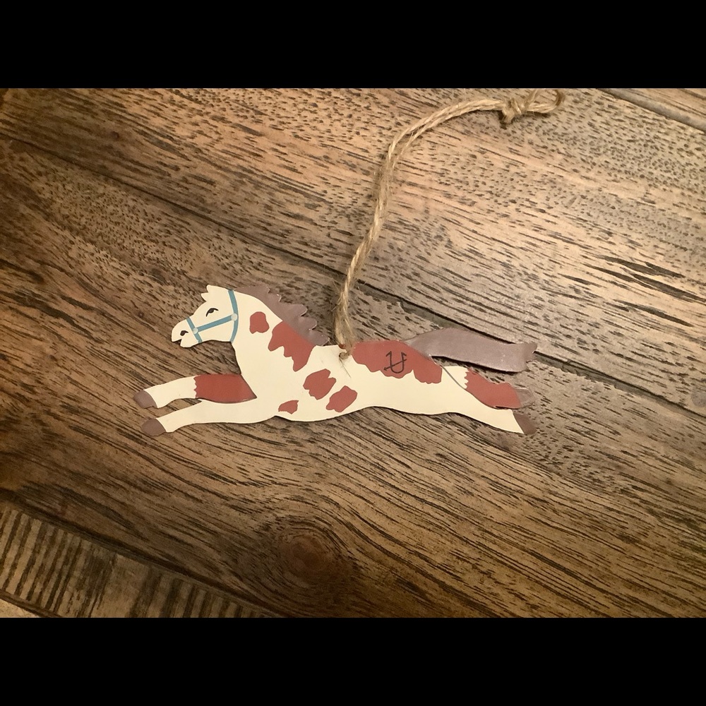 Vintage Metal Paint Horse